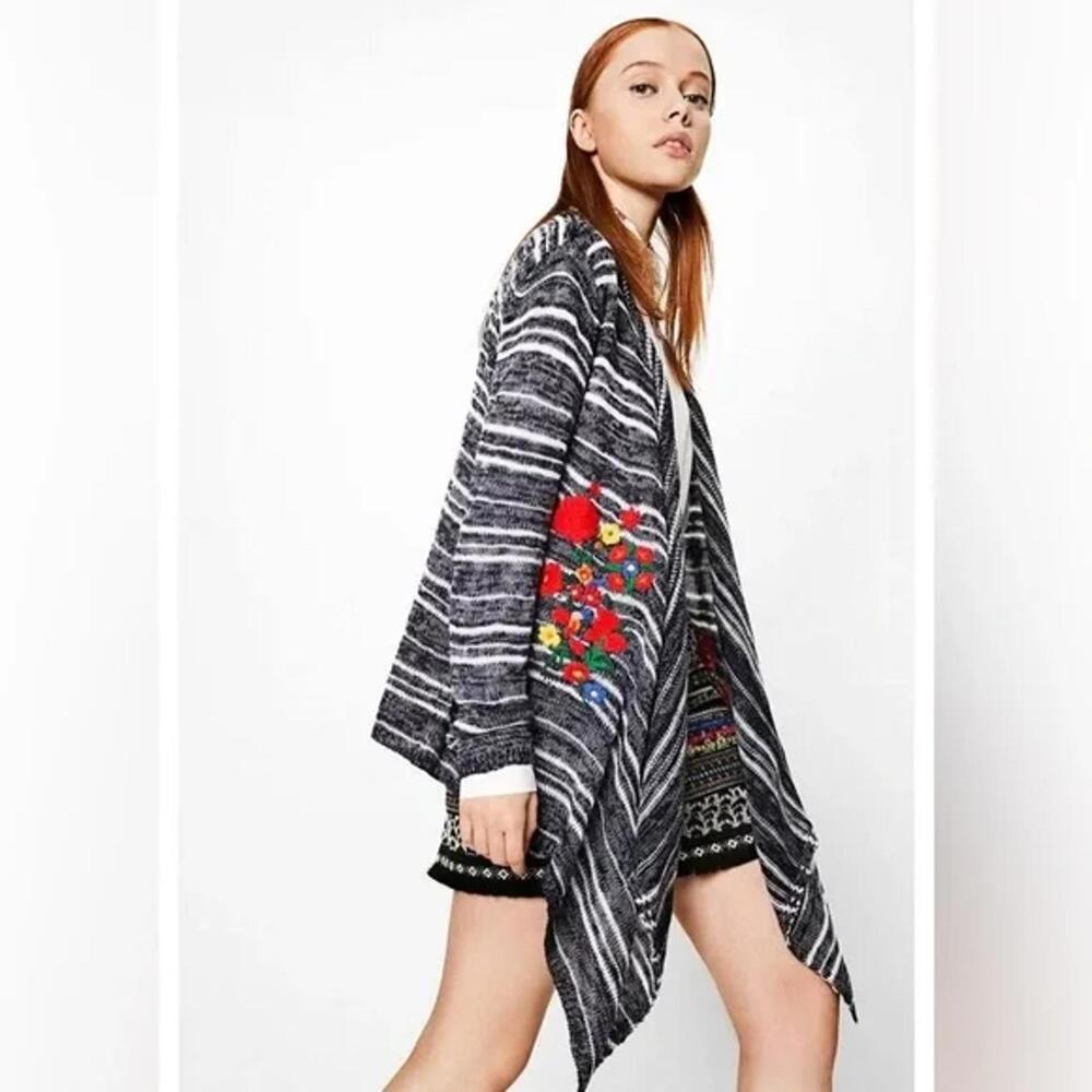 Desigual Patricia Flat Black and White Striped Cardigan Embroidery - M